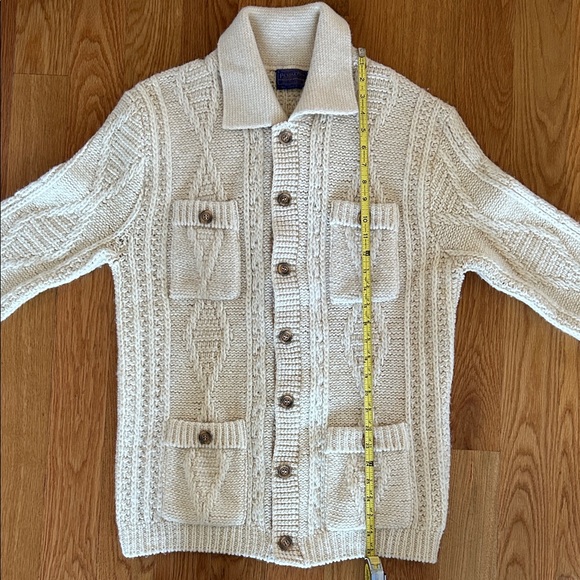 Vintage 70’s Pendleton Cream Cable Knit Cardigan in Great Condition - Picture 7 of 9